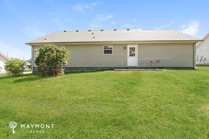 Building Photo - 1320 Lyndsey Ridge Dr