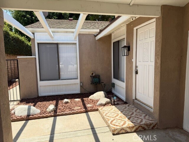 Building Photo - 2324 Raintree Dr