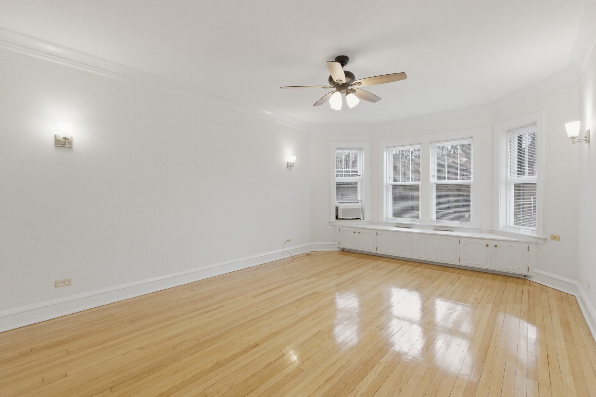 Building Photo - 814 Mulford St