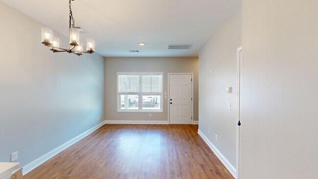 Building Photo - Columbia, TN Two  Bedroom Townhome With Flex Room!