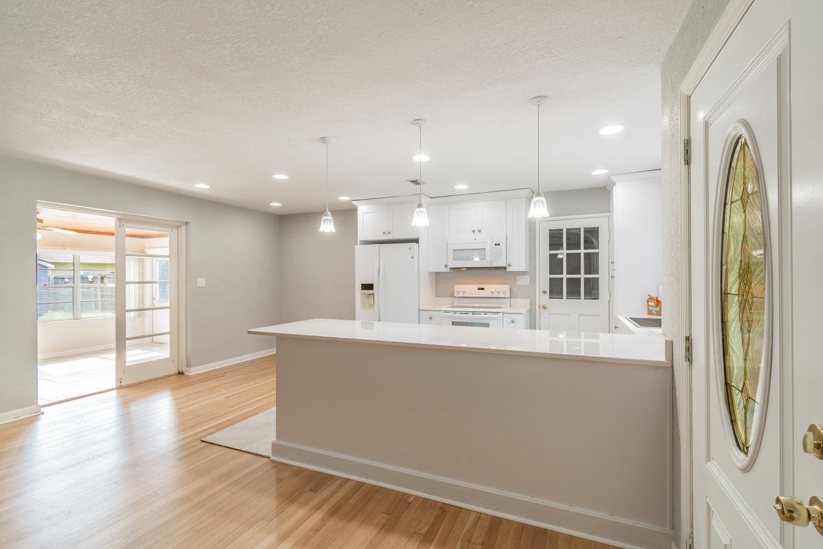 Building Photo - 4511 S Cameron Ave