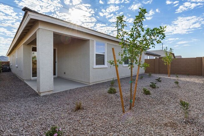 Building Photo - Brand New! Single-story, Lennar's innovati...