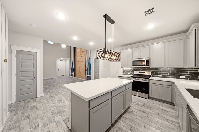 Building Photo - 2705 Bernadino Dr