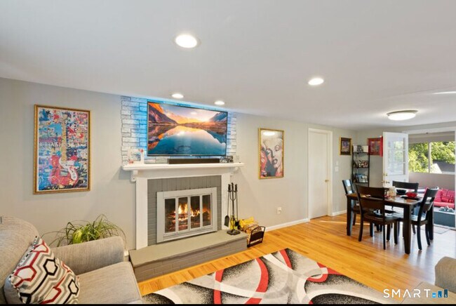 Building Photo - 5 Cider Ln