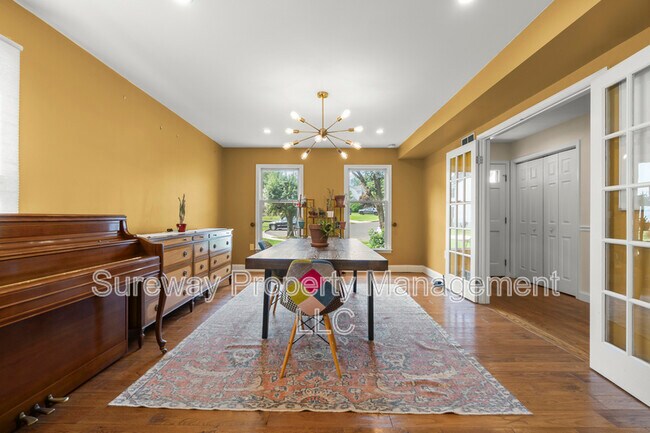 Building Photo - 100 Westwood Hill