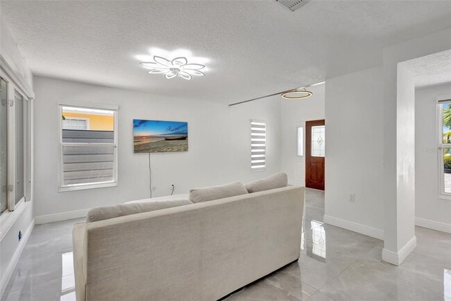 Building Photo - 217 Marina Dr