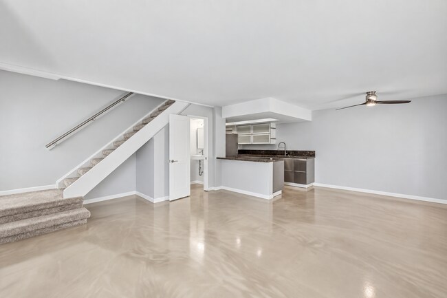 Building Photo - 8658 S 51st St