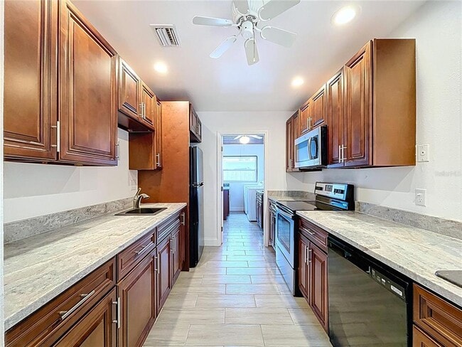 Building Photo - 5806 Liverpool Dr