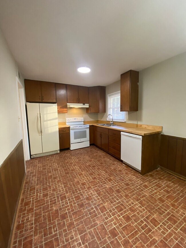 Building Photo - 197 Merlin Dr