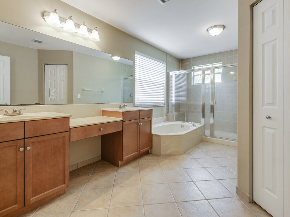 Building Photo - 1603 Briar Oak Dr