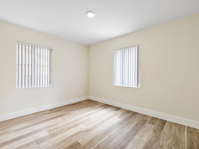 Building Photo - 203 NE 107th St