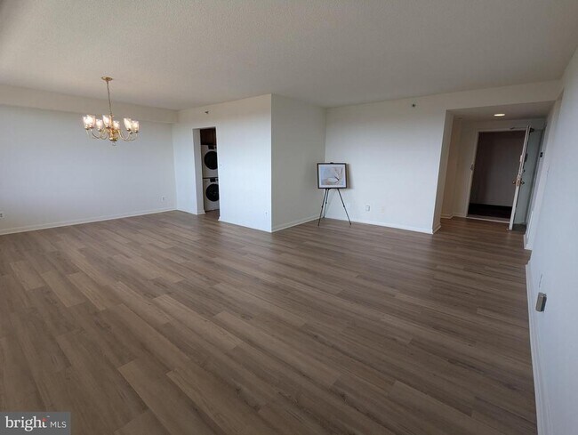 Building Photo - 3709 S George Mason Dr