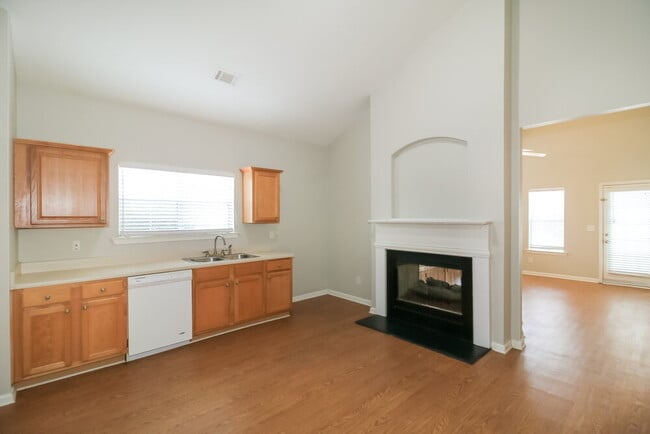 Building Photo - 537 Anglewood Trace