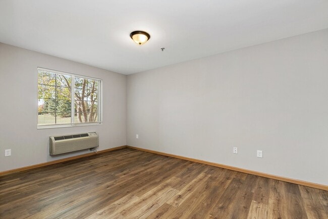 Building Photo - 124 Bertram Dr