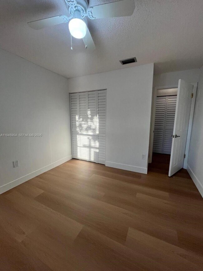 Building Photo - 1045 SW 122nd Ct