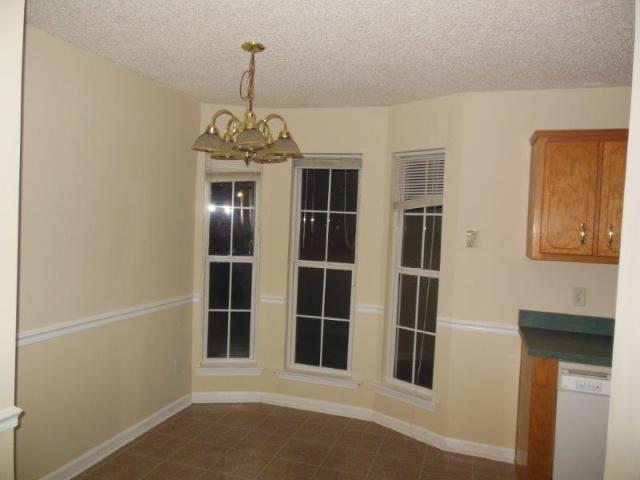 Building Photo - House for Rent