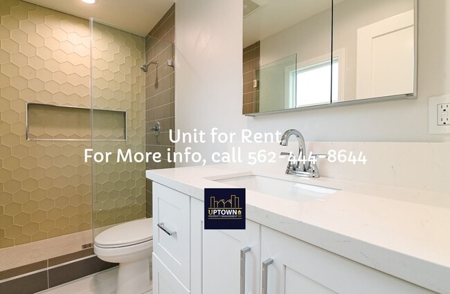 Building Photo - AVAILABLE - July 1 - HOUSE - 3 Bedrooms / 2 Baths - Long Beach