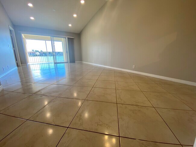 Building Photo - 7760 Emerald Cir