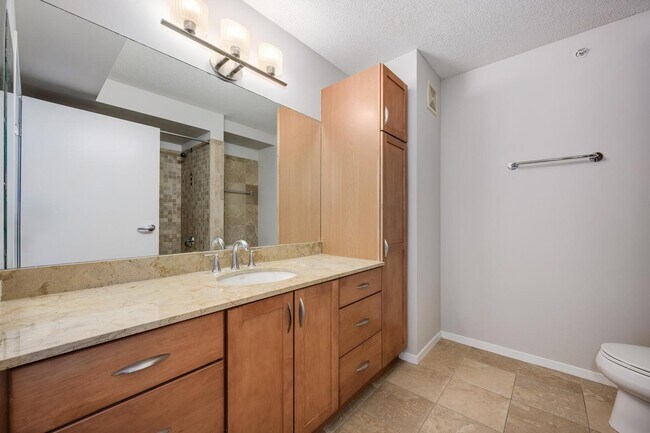 Building Photo - 9715 Woods Dr
