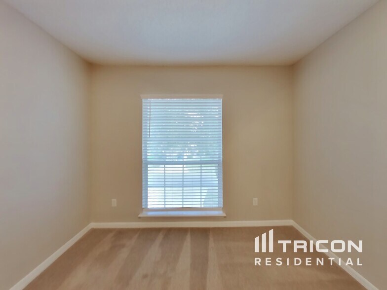 Building Photo - 3571 Live Oak Hollow Dr