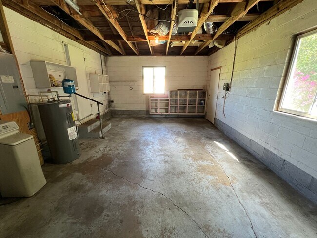 Building Photo - Beautiful 2 Bed/2 Bath Home in Ocala!! BOUNUS ROOM Included! Lawn care INCLUDED!