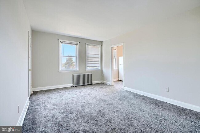 Building Photo - 5626 Midwood Ave