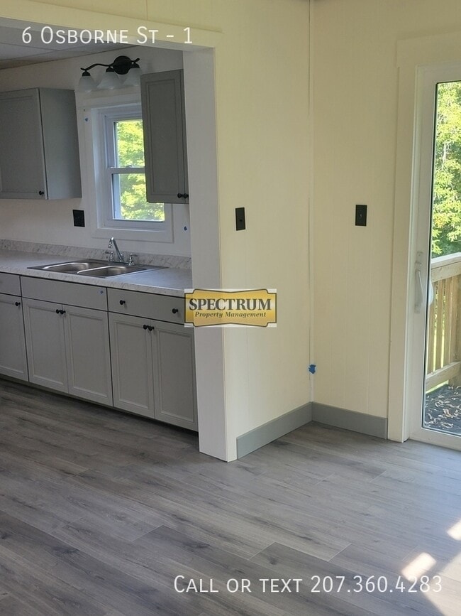 Building Photo - 6 Osborne St