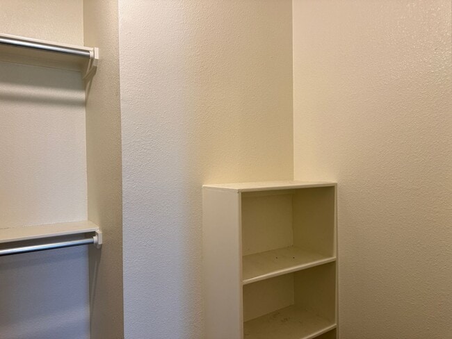 Building Photo - 15786 County Rd 472