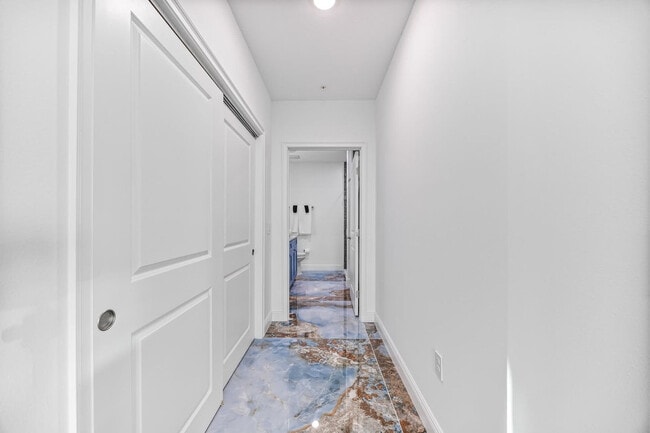 Building Photo - 605 Kemp St