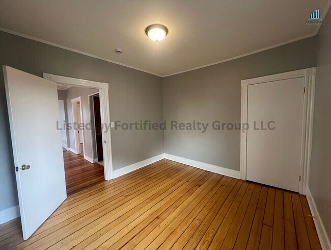 Building Photo - 265 Middle St