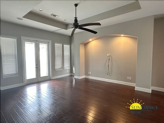Building Photo - Gorgeous 3-Bedroom Home in Magnolia Village, Navarre, Near Hurlburt Field!