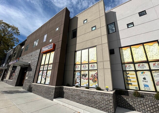 Building Photo - 132 E University Ave