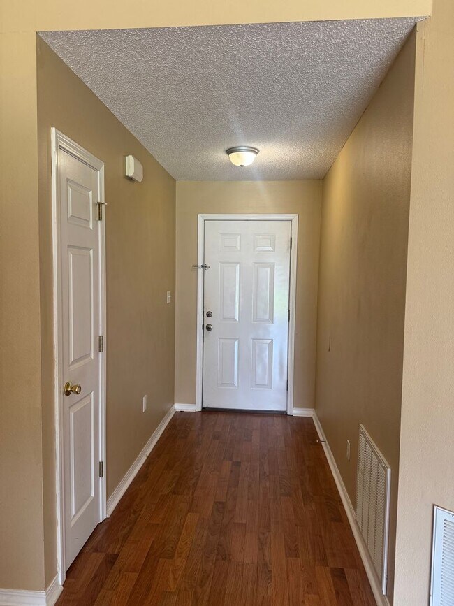 Building Photo - 3129 Border Creek Dr
