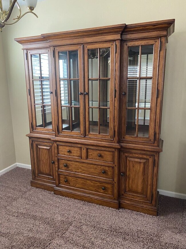 Building Photo - 6245 W Whitley Ave