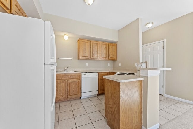 Building Photo - Towne Center Flats - 45514 Revere Dr.