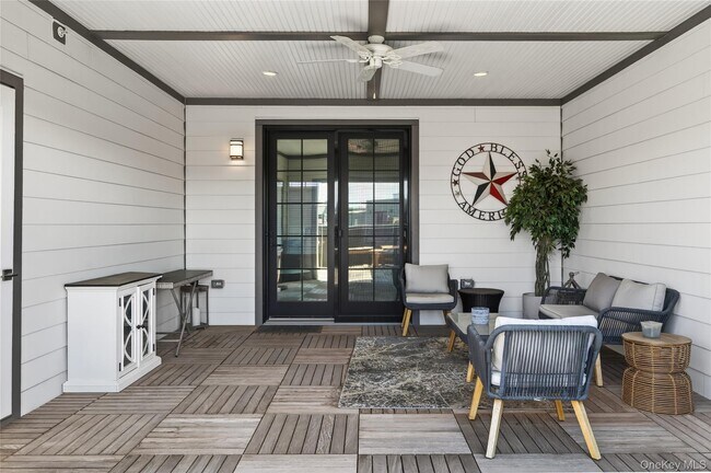 Building Photo - 348 Horseman Blvd