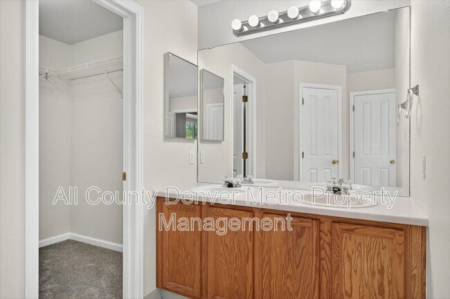 Building Photo - 5241 Helena St