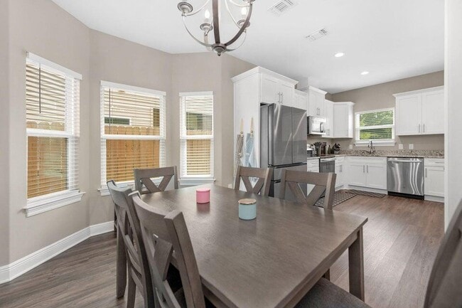 Building Photo - 2327 Hadleigh Hills Ct