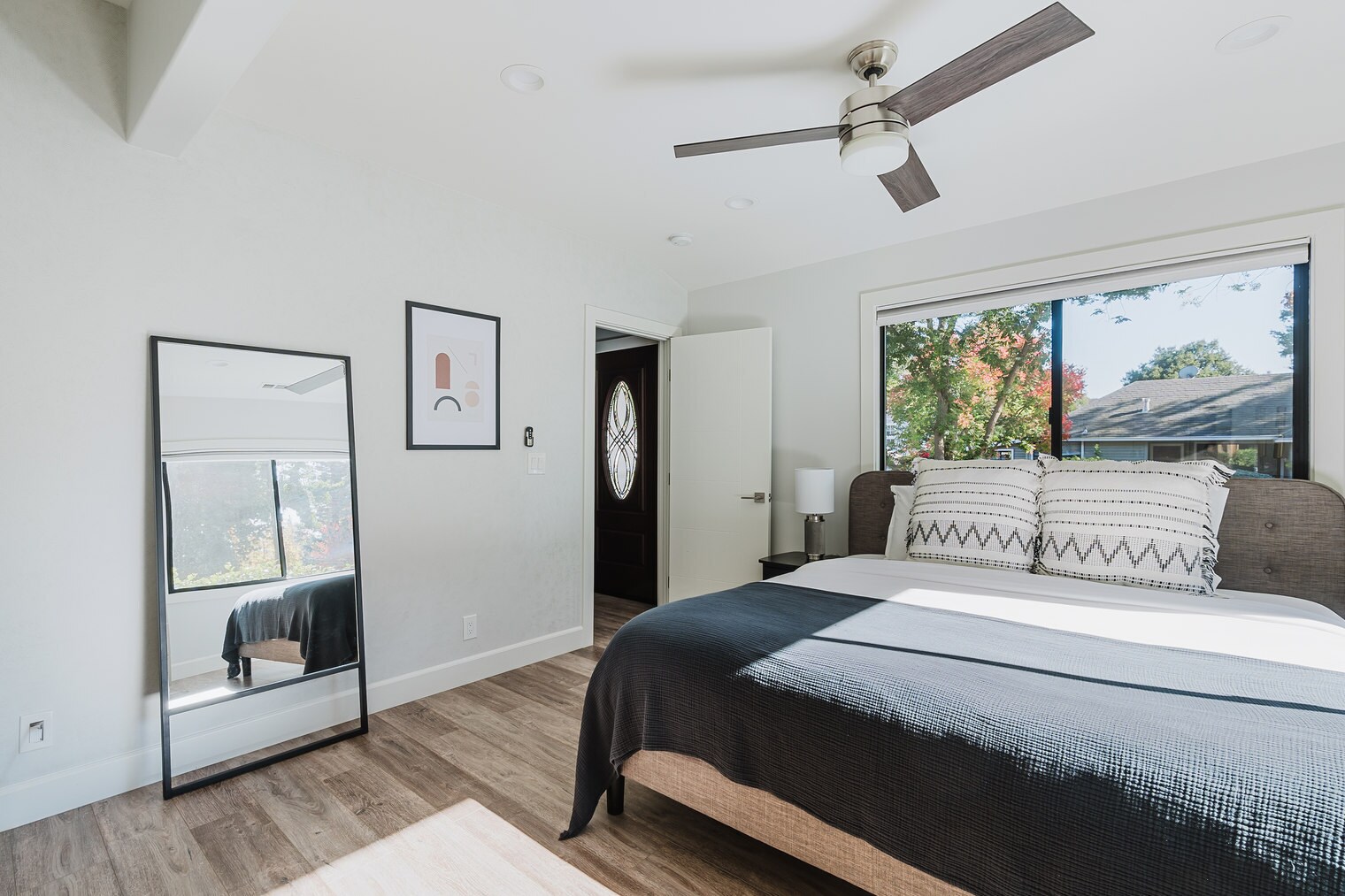 Building Photo - 715 Everett Ave