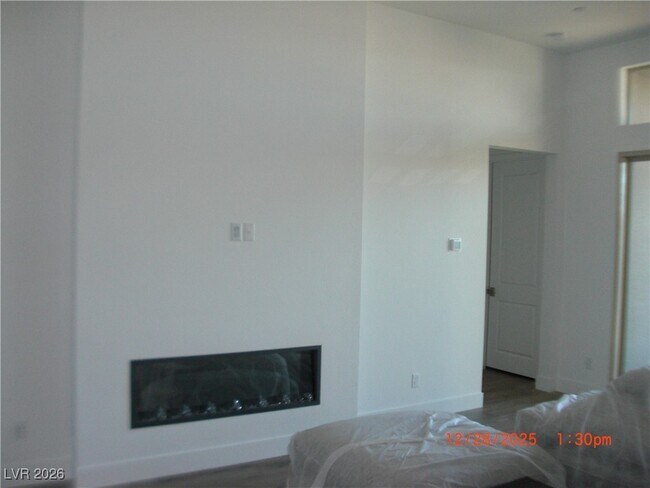 Building Photo - 9751 Evergreen Pne St