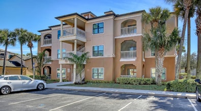 Building Photo - Chic & Cozy Living in Viera - Your Perfect...