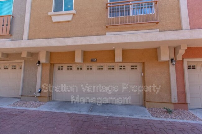 Building Photo - 240 W Juniper Ave