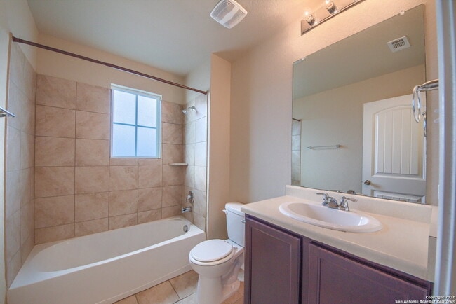 Building Photo - SPACIOUS 4-BEDROOM OFFERING 50% OFF FIRST ...