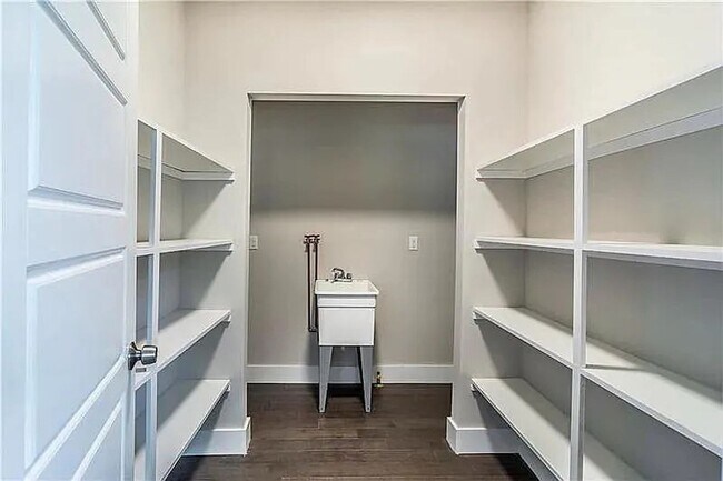 Building Photo - 4 Bed 3 Bath in Oakmont