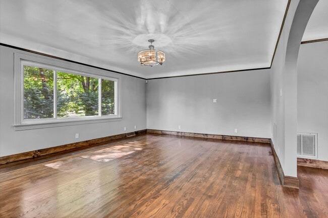 Building Photo - 5004 Holston Dr