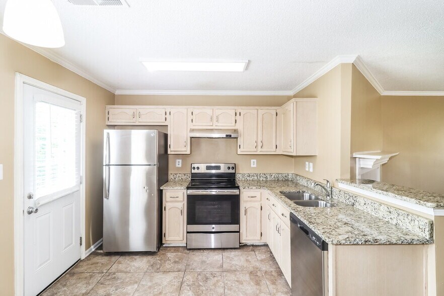 Building Photo - 8900 Fulton Cove