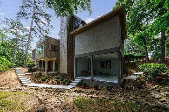 Building Photo - 459 Atlanta Country Club Dr