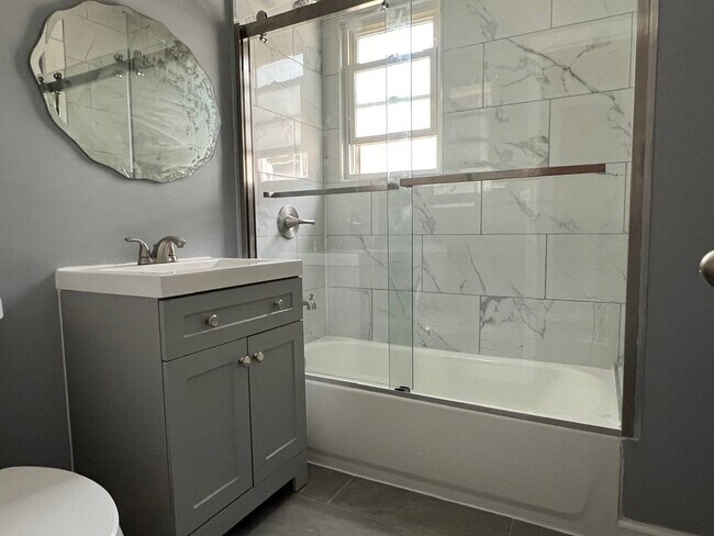 Building Photo - 27 Alton Pl