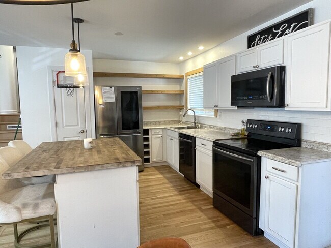 Building Photo - 134 Kilgore St