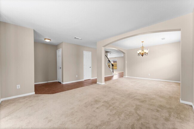 Building Photo - 8338 Loetsch Ridge Way